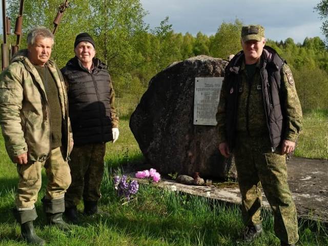 Возложение цветов к Дню победу в ур. Гуки и в ур. Желюхово.