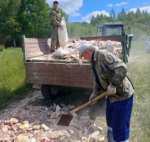 Обустроены подъезды к турстоянкам на оз. Баклановское. Работа велась с 5 по 6 июня 2023 года.