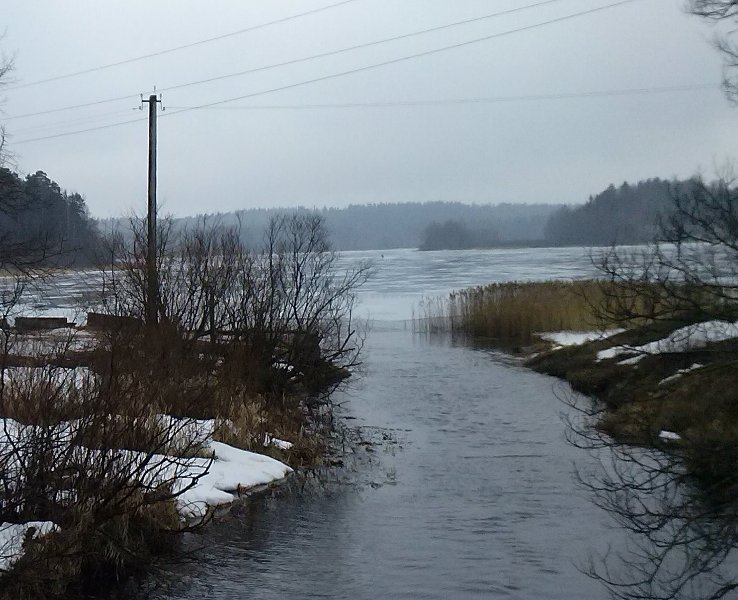оз. Сапшо – на льду появилась вода.