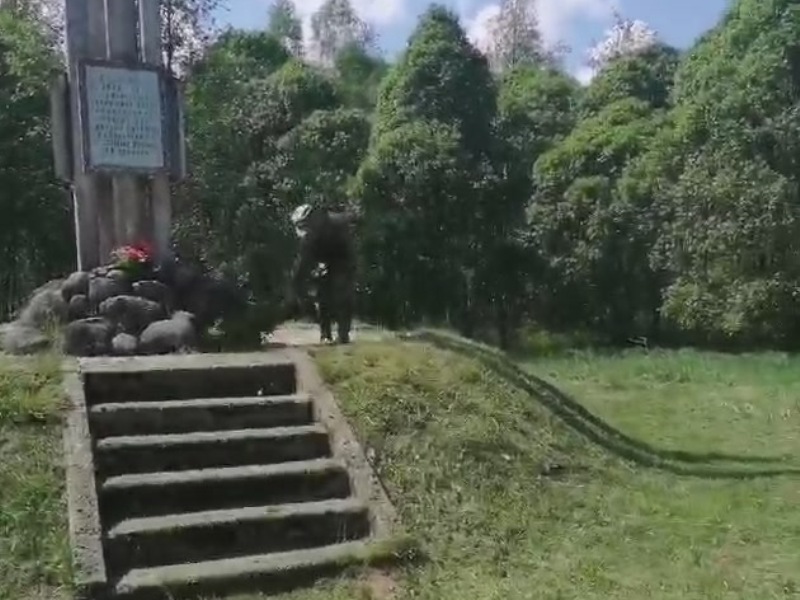 Окашивание памятников ВОВ на территории Гобзянской лесной дачи: