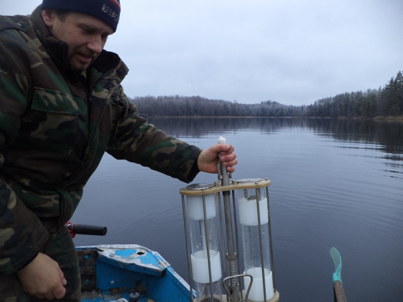 Мониторинг воды на озере Лошамье продолжается